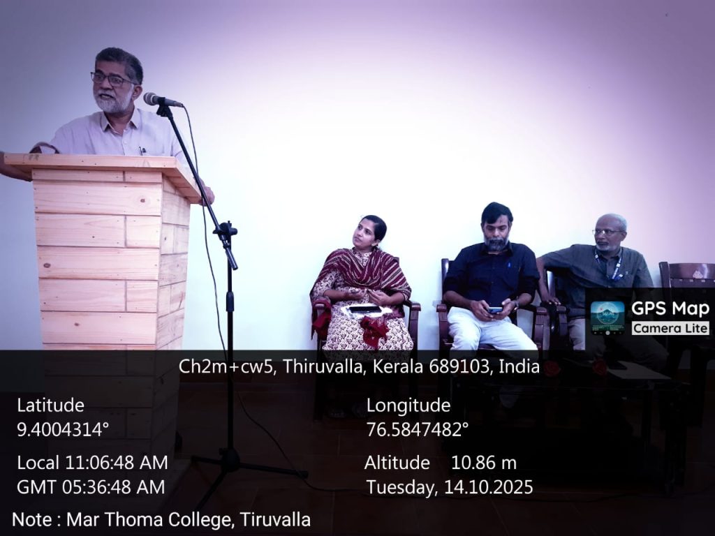 സ്കൂളിലേക്ക് ഒരു ശാസ്ത്രവണ്ടി (A Science Bus to School)