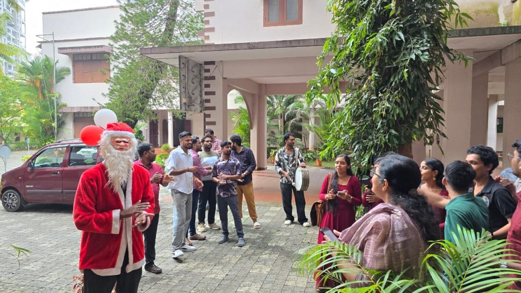 Christmas Carol Rounds and Carol Service